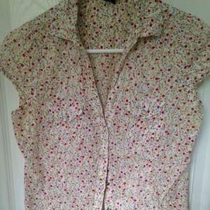 Cap-sleeve floral cotton shirt